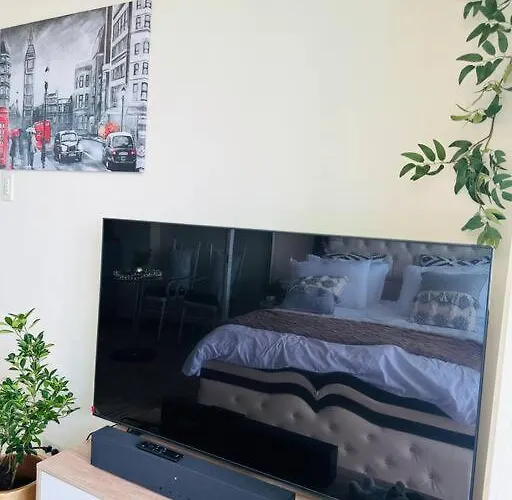 Azure Urban - St Tropez Tower Staycation Unit With A European Touch Apartment