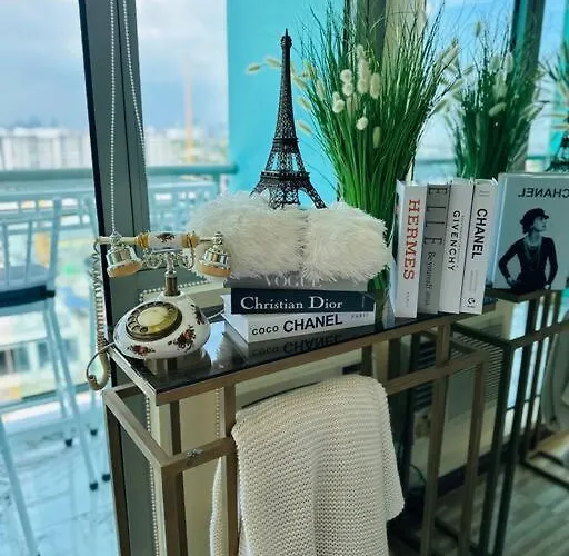 Azure Urban - St Tropez Tower Staycation Unit With A European Touch Apartment