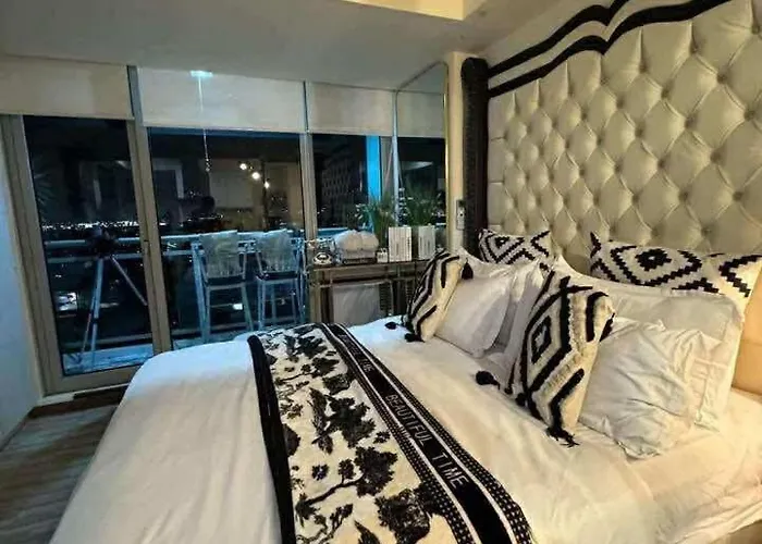 Azure Urban - St Tropez Tower Staycation Unit With A European Touch Apartment Manila